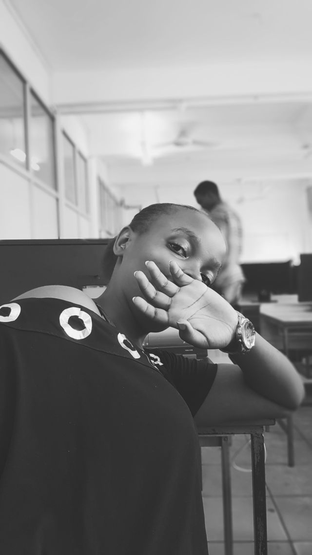 B&W