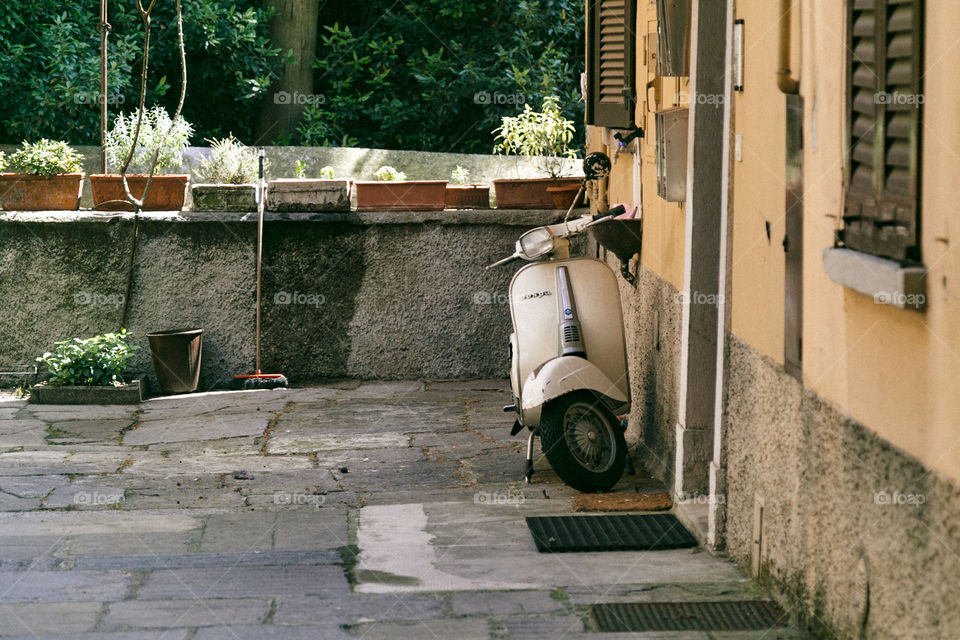 Lago Como no norte da Itália é um lugar lindo para se conhecer na Europa, com paisagens incríveis!