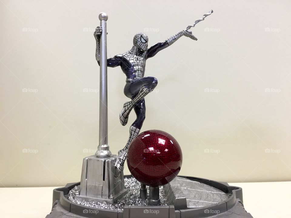 Silver Spider-Man statue