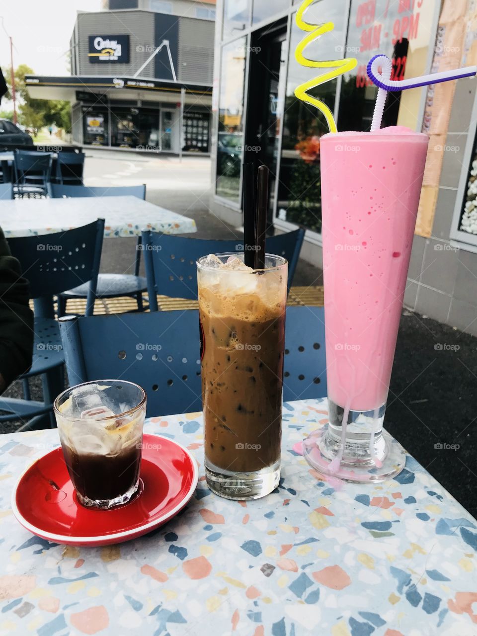 Strawberry drink, ice coffee milk and ice black coffee with the size of glass