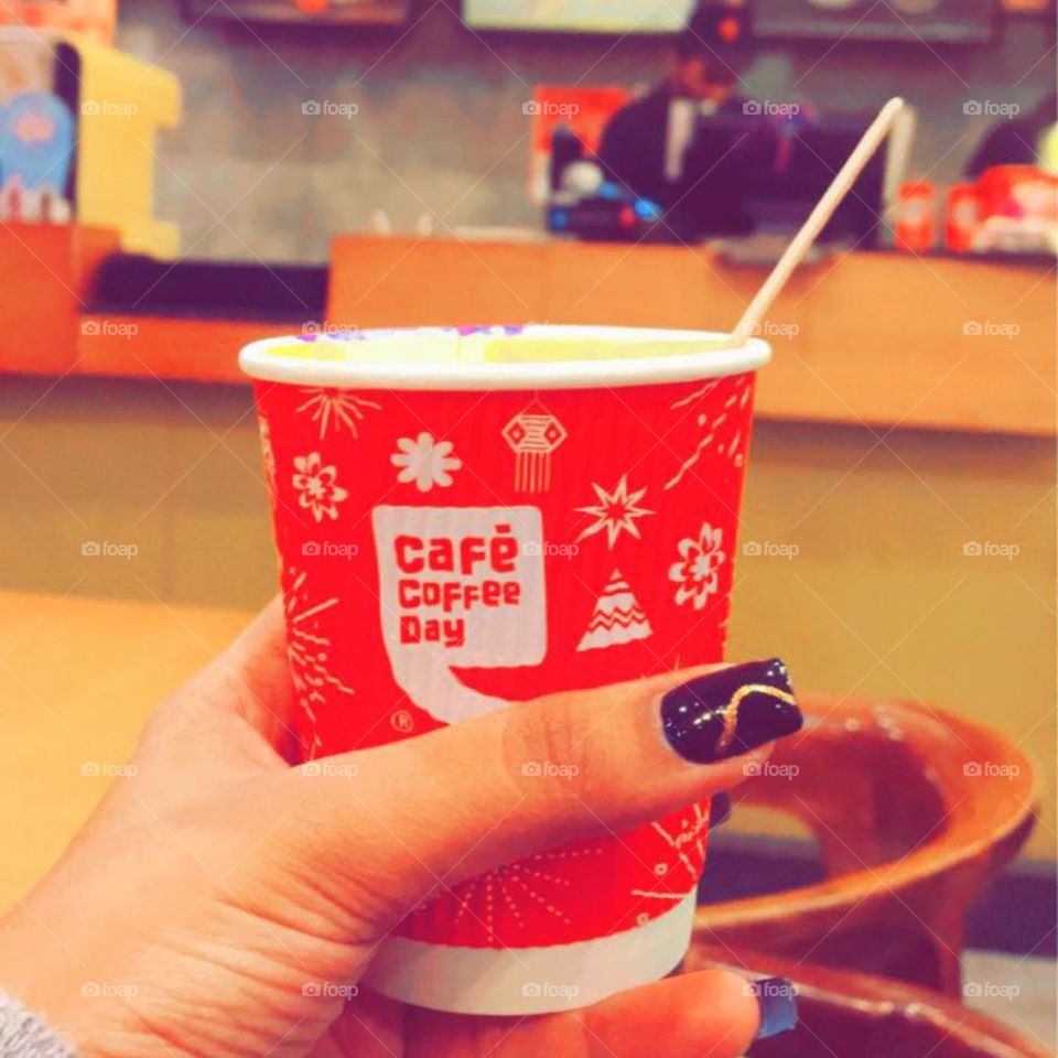 A girl without beautiful nails is like a night without stars.