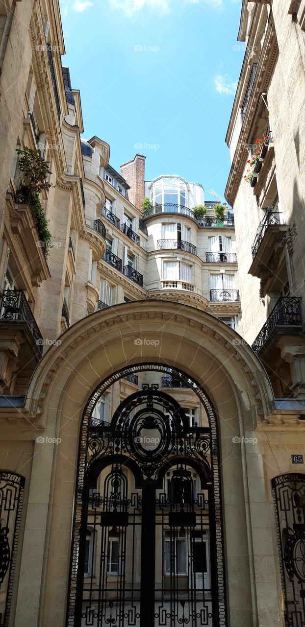 building in Paris avenue Niel