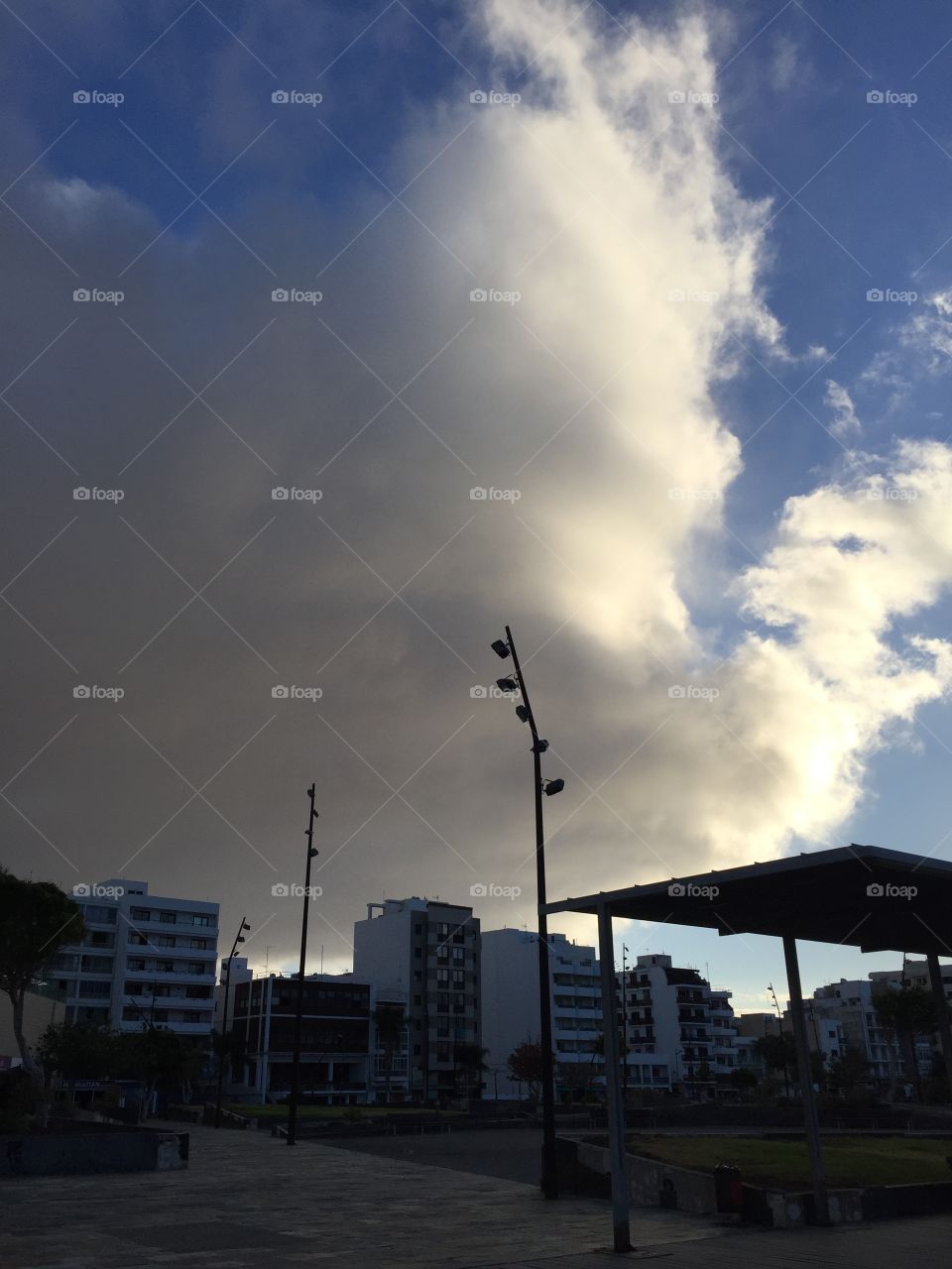 Amanecer Océano Atlántico playa de arrecife 