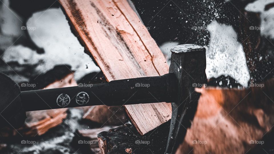 Wood easily split by axe.