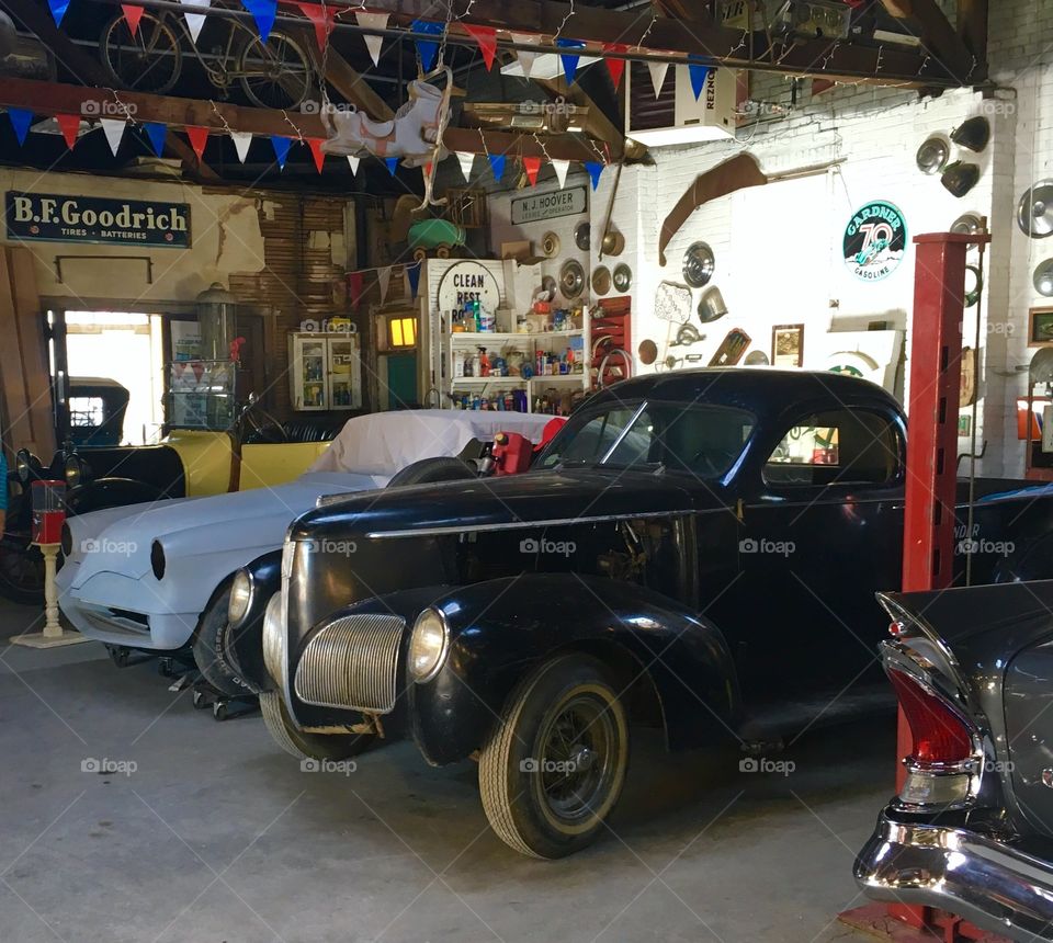 Vintage and Classic automobiles being restored 