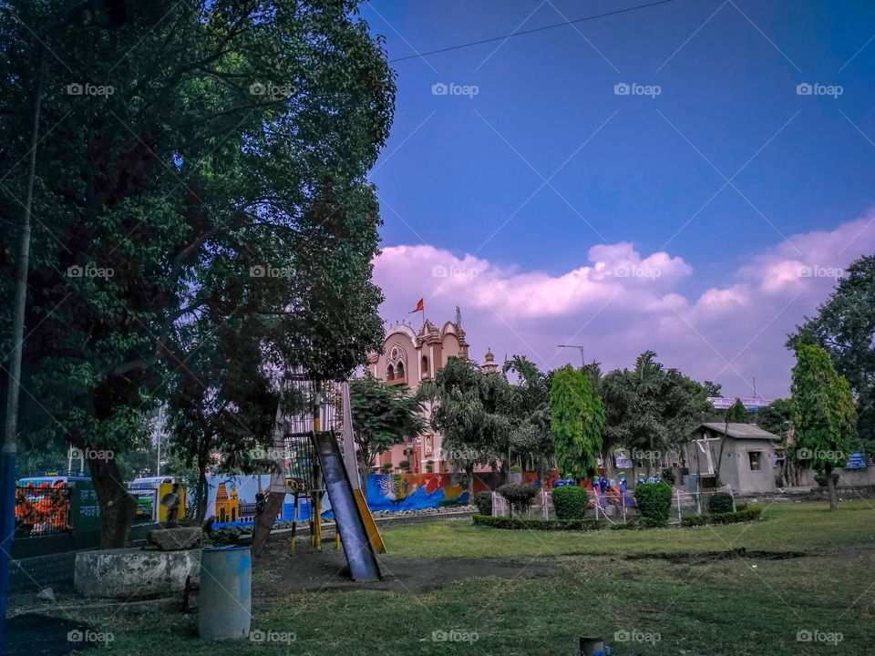 City Garden / Urban Area / Cloudy sky