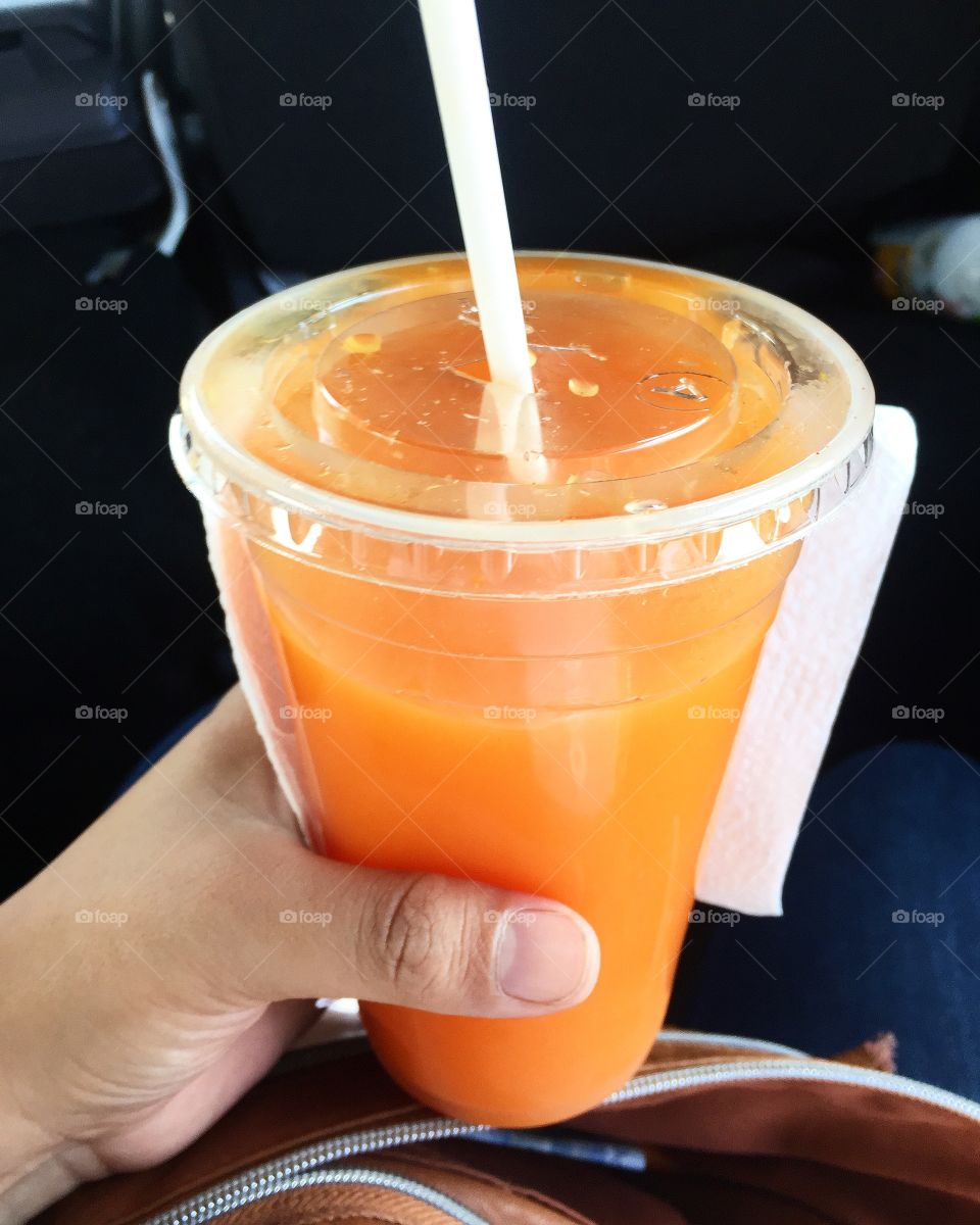 Carrot & orange juice / jugo de naranja y zanahoria 