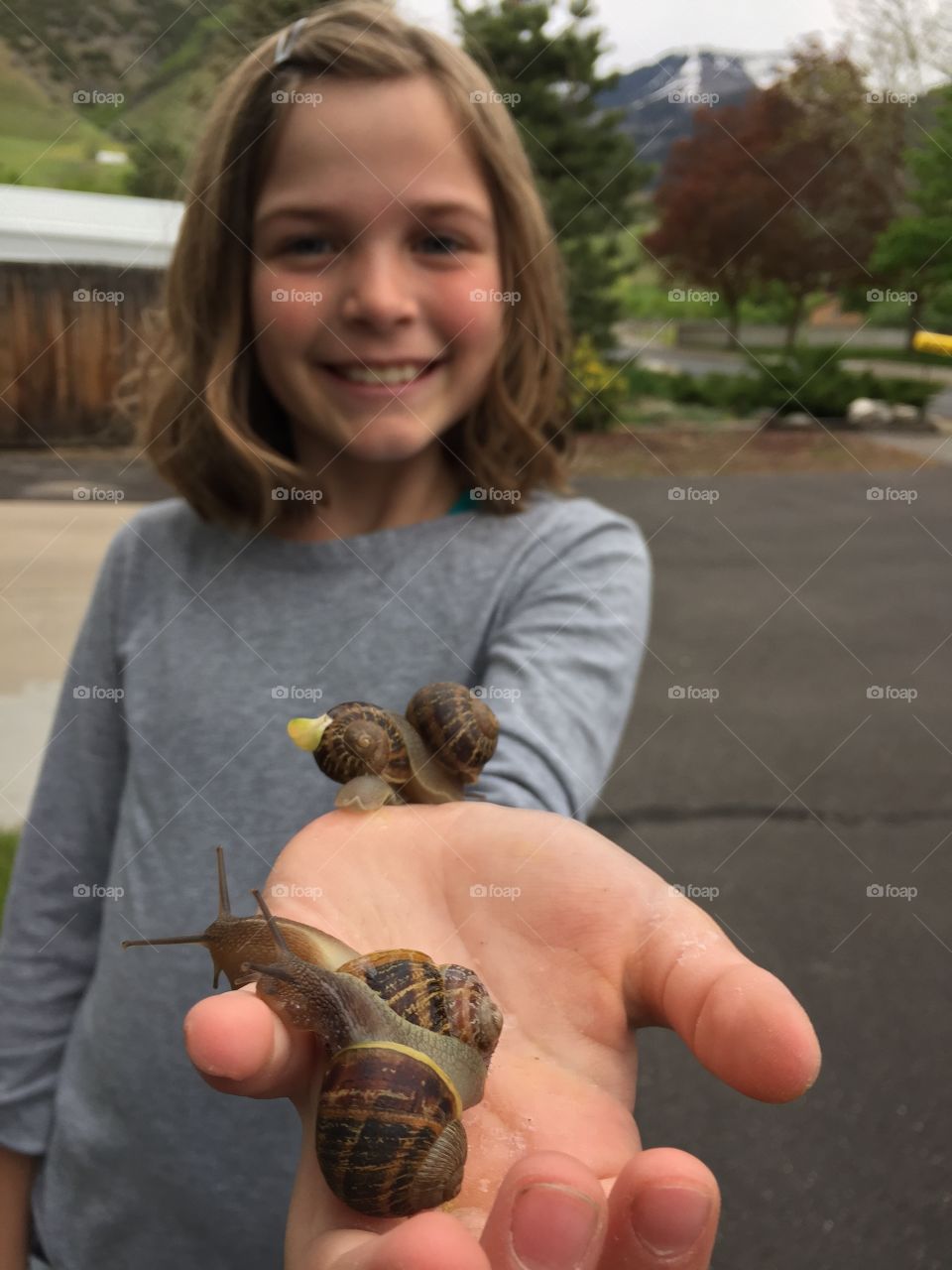 Girls love snails