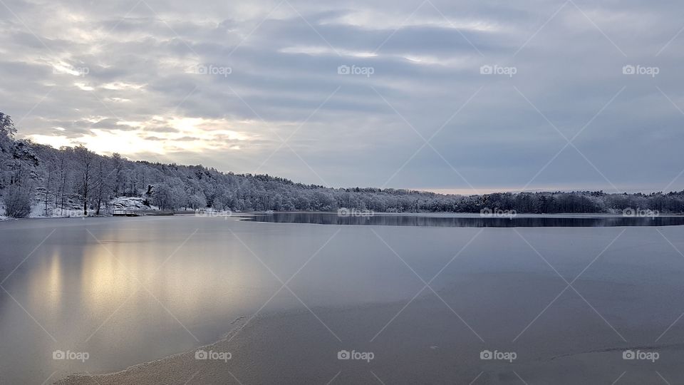 Winter, forest sun snow ice lake reflection - vinter, sjö is sol skog  reflektion 