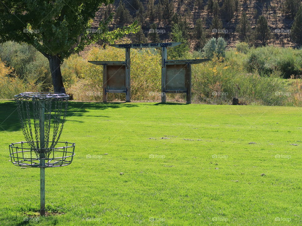 Frisbee Golf Course at Rimrock Park in Prineville in Central Oregon on a sunny fall day. 