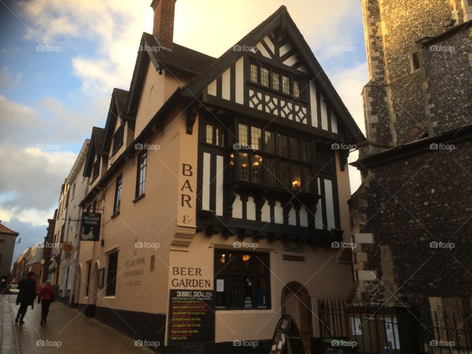Tudor pub