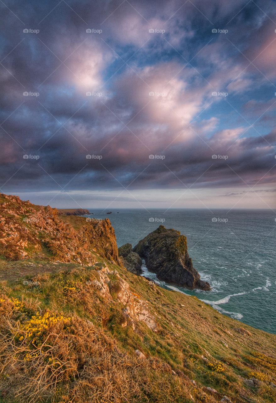 Cloudy sky against sea