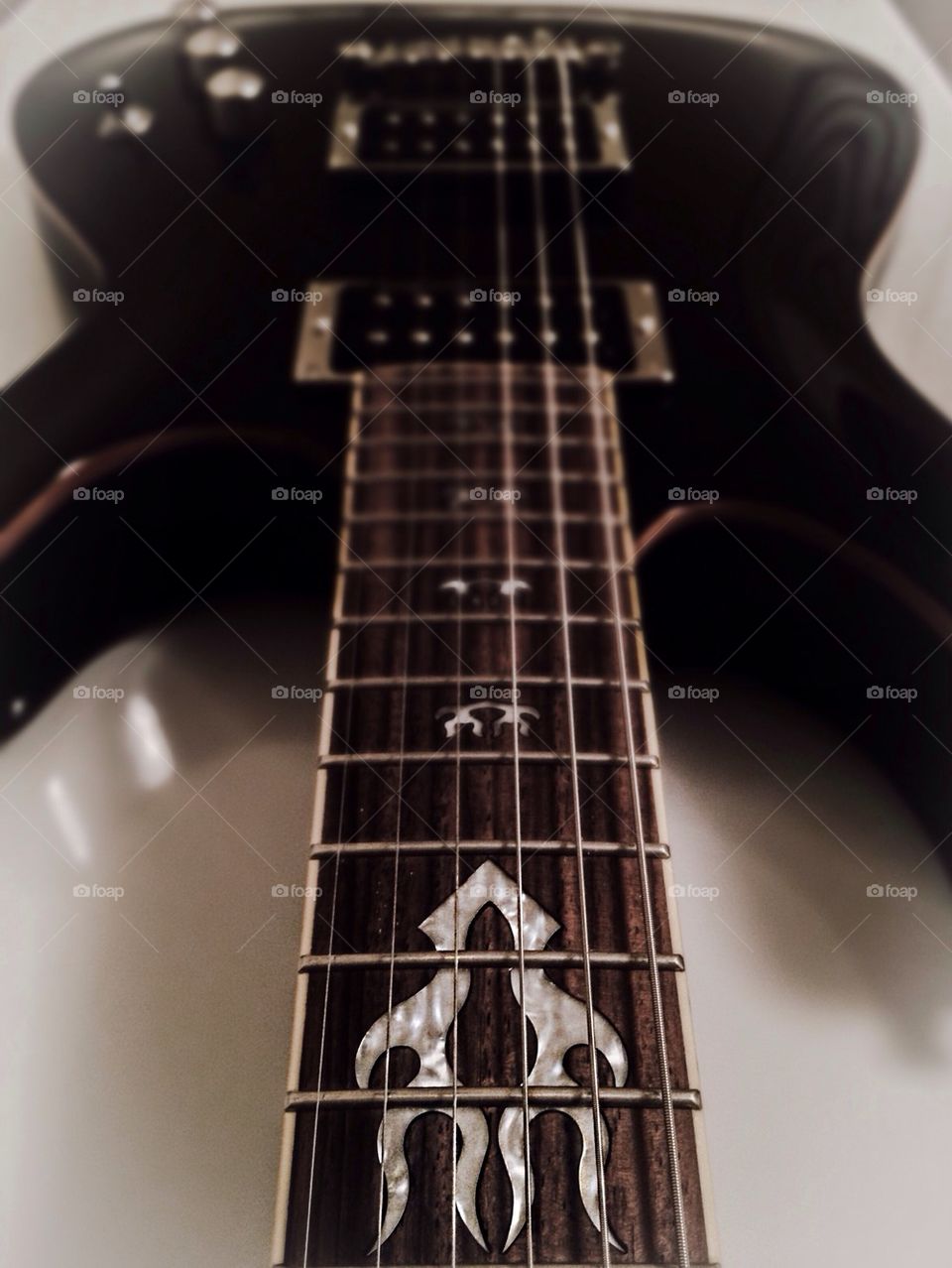 Electric guitar