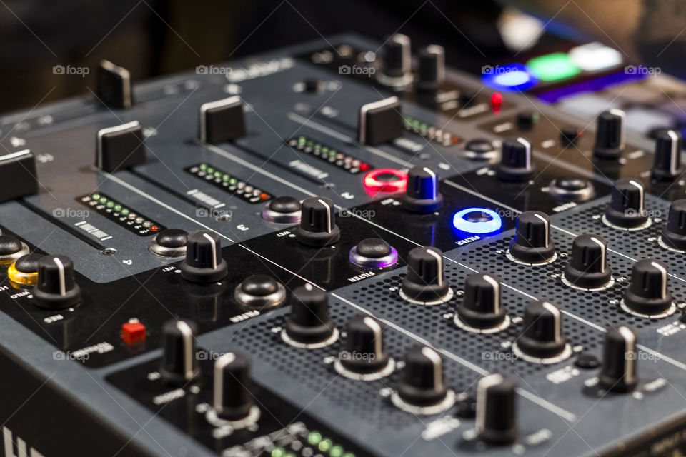 Mixer dj setup with cursor