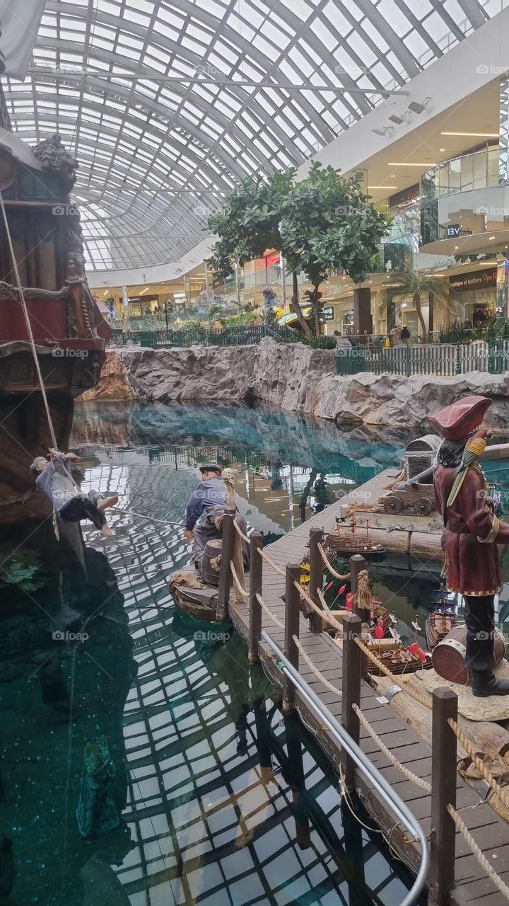 west edmonton mall pírate ship