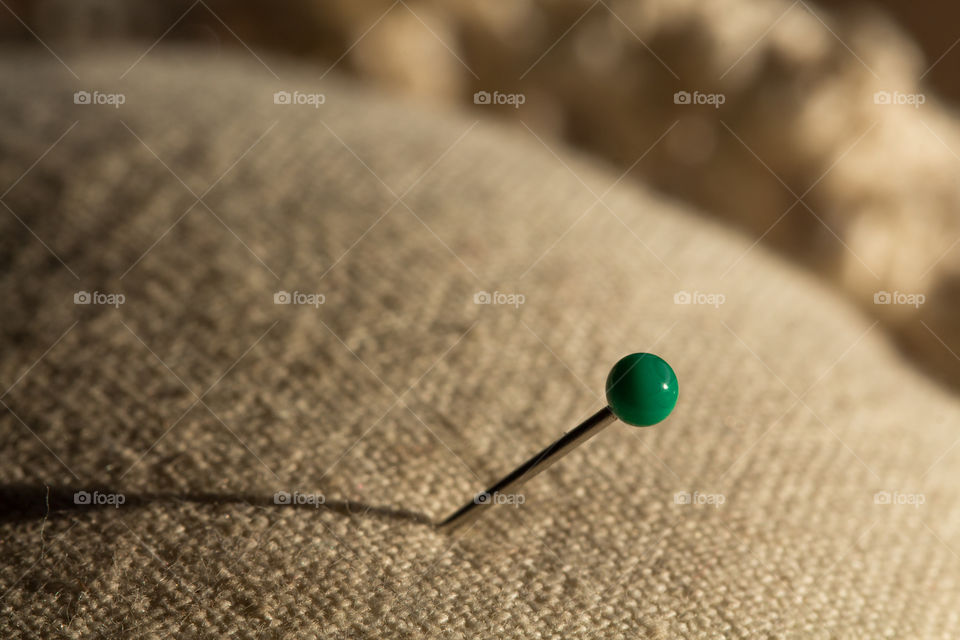 green head pin