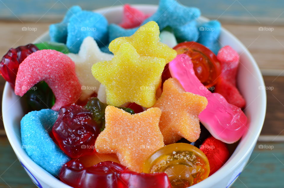  Colored fruit sugary jellies of various shapes