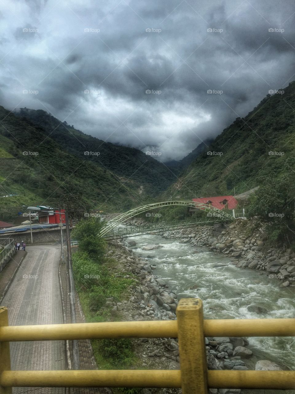 River crossing. HDR Ecuador