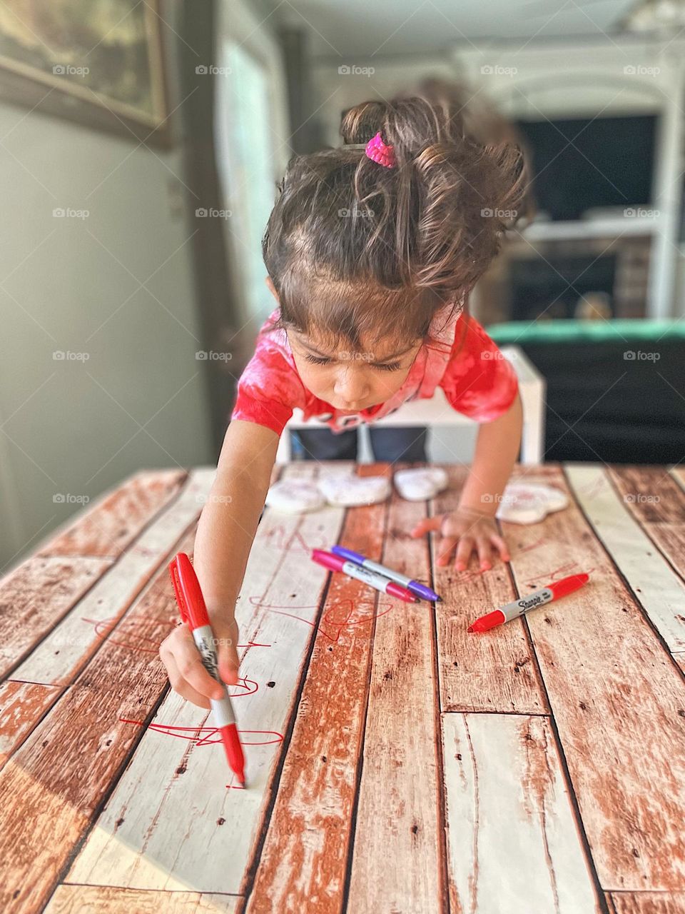 Happiness is crafting with mommy, toddler draws with Sharpie markers, toddler crafting with markers, toddler is happy with markers, toddler is making art, happiness in art 