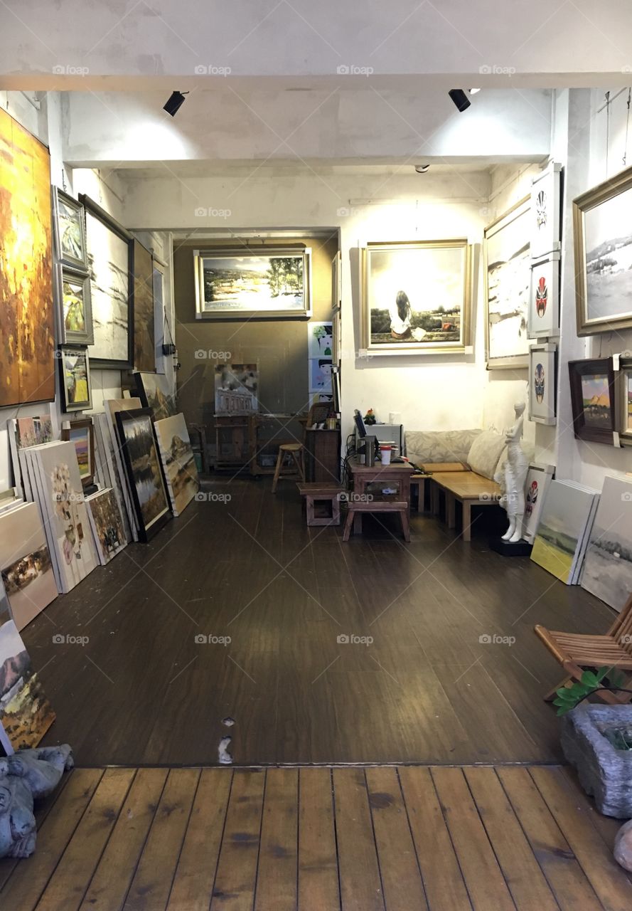 Art Gallery Space in Dafen Oil Painting Village - Shenzhen, China 
