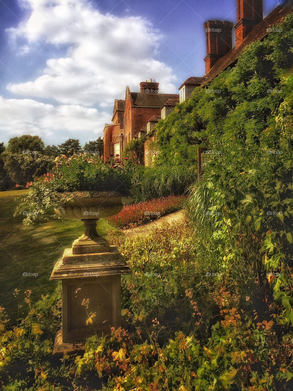 Stately home . Gardens 