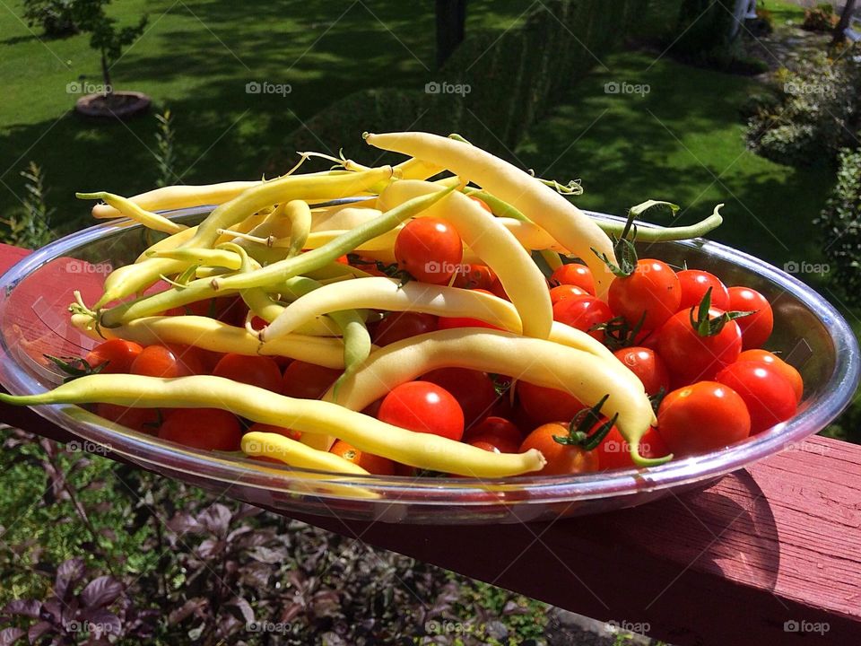 Yellow beans, cherry tomatoes 