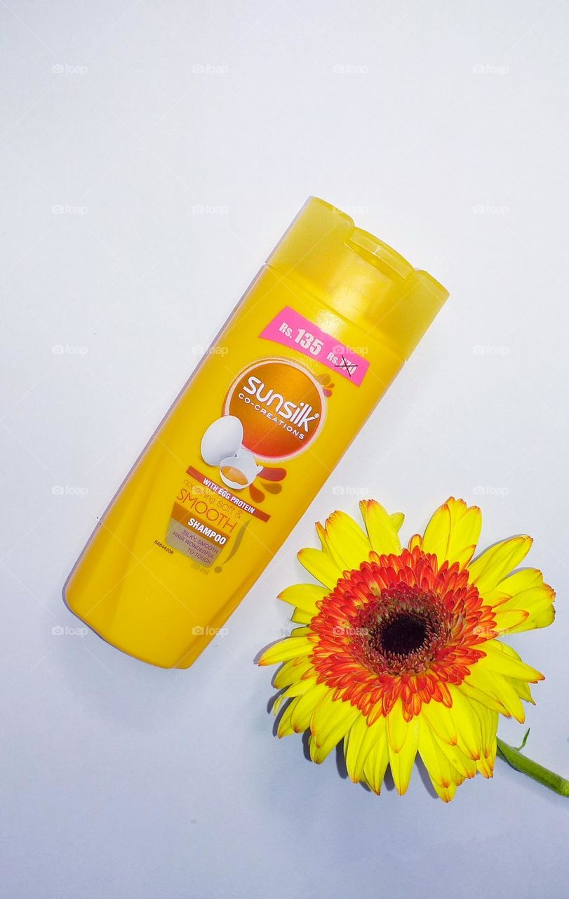 Sunsilk nourishing soft and smooth shampoo with egg protein with a flower - beauty products