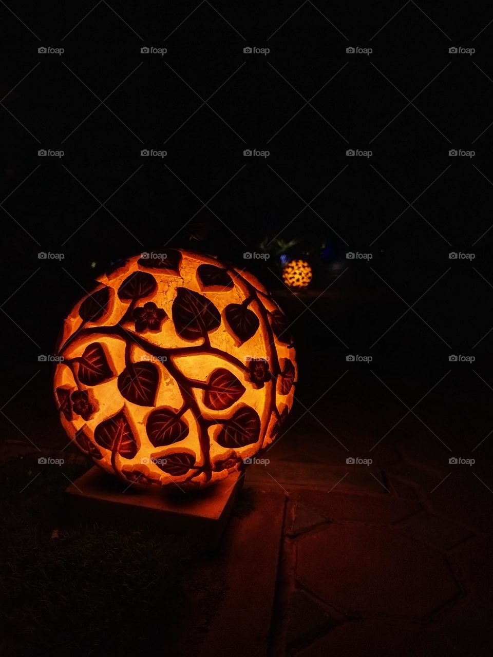 circle light at night