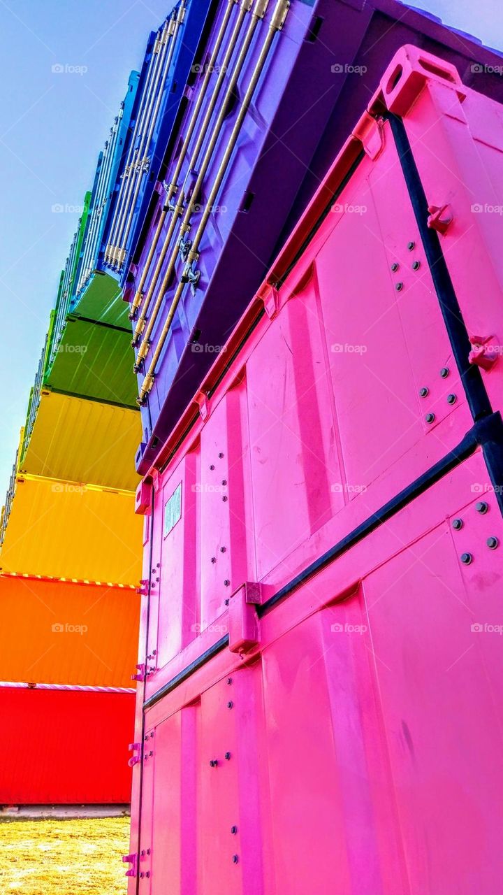 Rainbow shipping containers - Containbow!