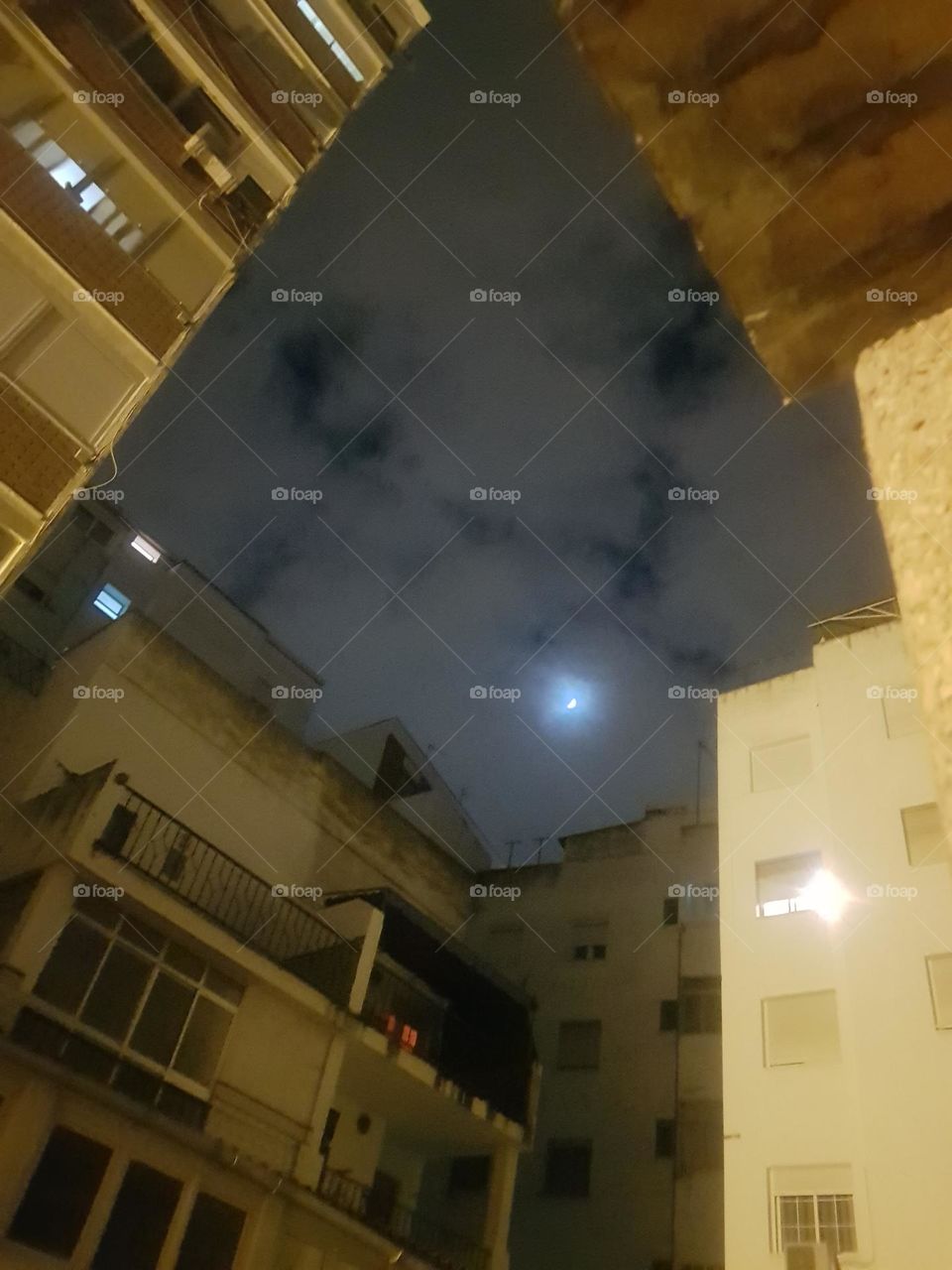 lua en el cielo de mi querida HUELVA
