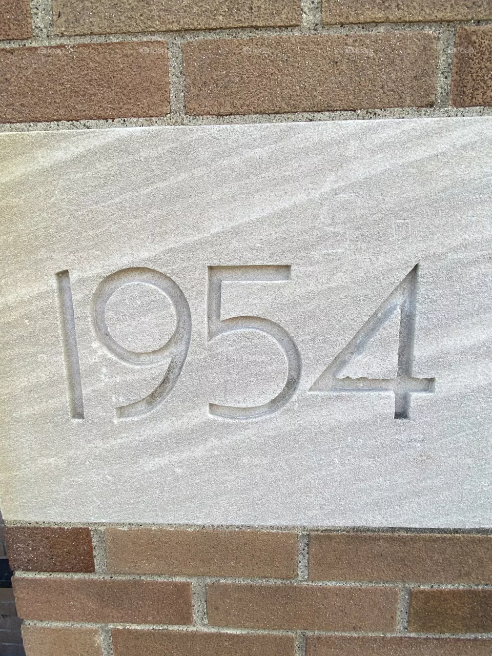 Corner stone 