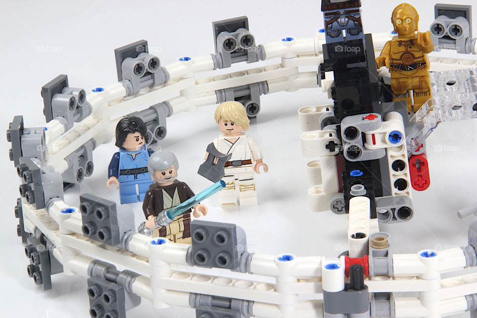 Star Wars Characters Building Lego Ship