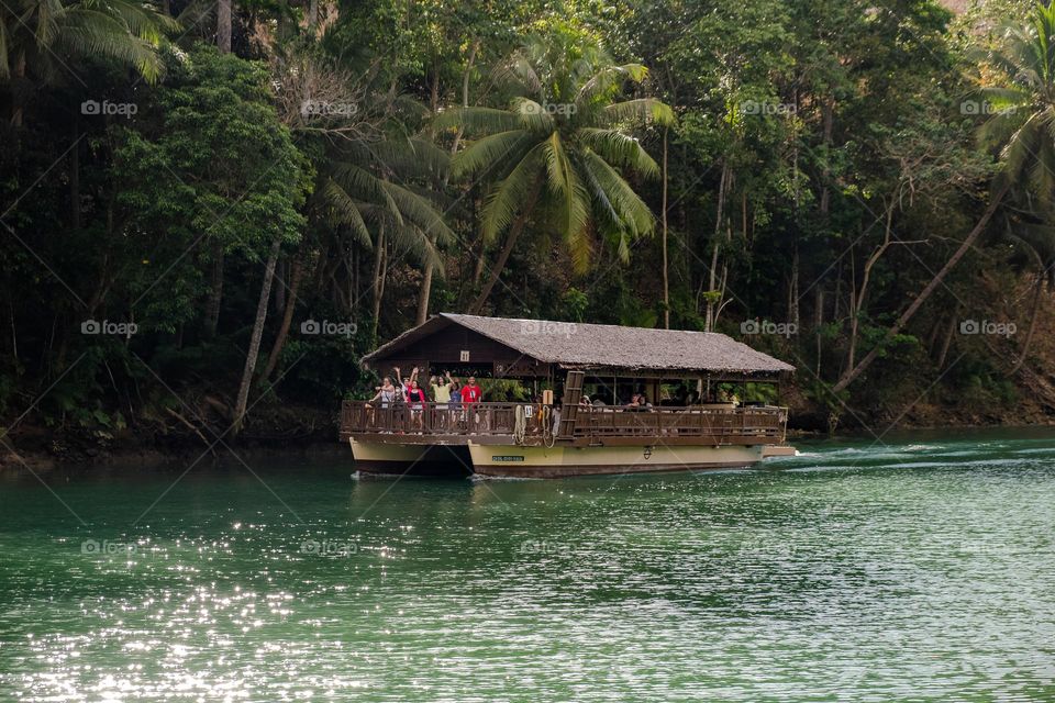 Floating restaurant 