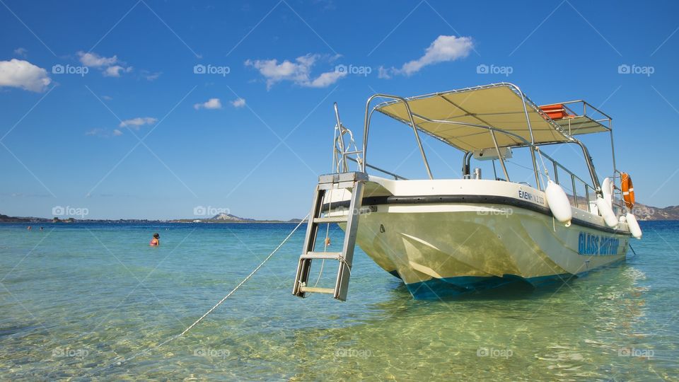 barco no lago