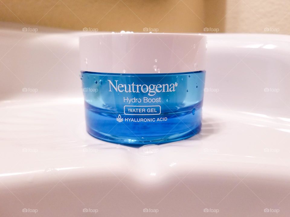 Neutrogena face cream