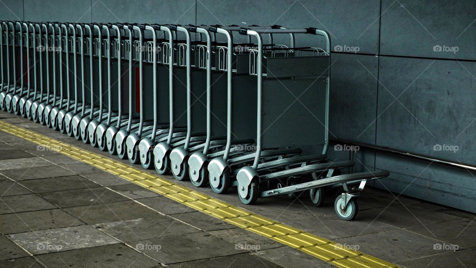 carrinhos de bagagem