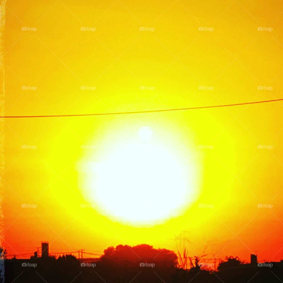 Uma das minhas fotos preferidas: o #sol “bem grandão” em Jundiaí!
📸
#FotografiaÉnossoHobby
#sun #paisagem #landscapes #sky #céu #Horizonte #mobgrafia #mobgraphy