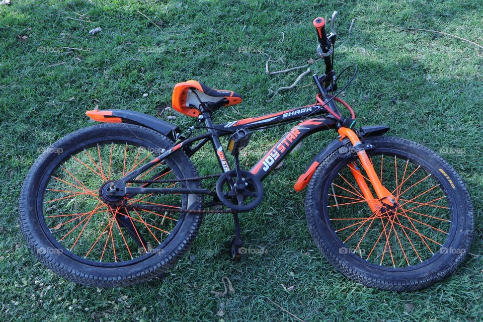 one lonely bicycle🚲🚲