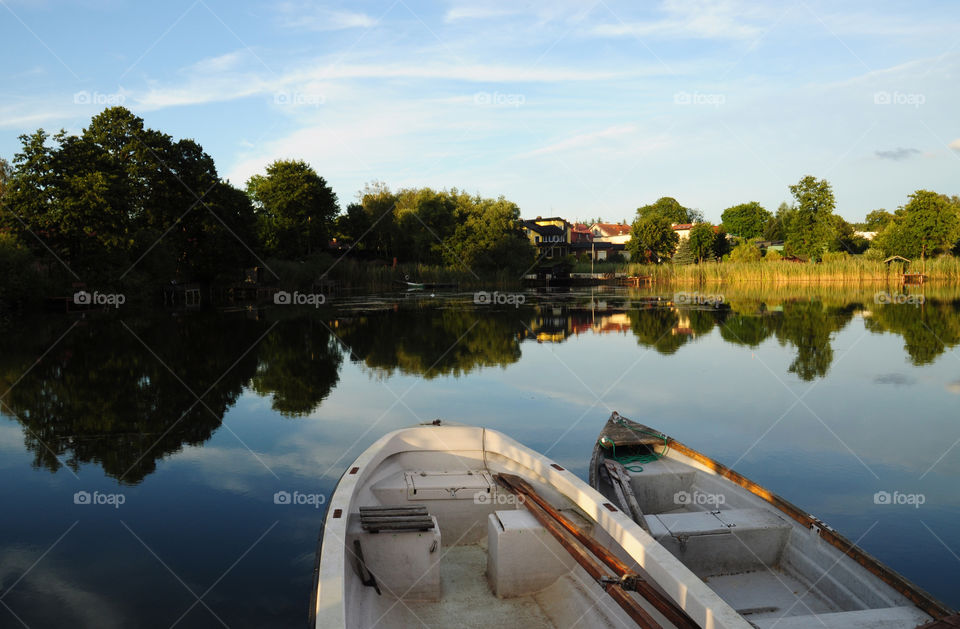 Boats on the lake 