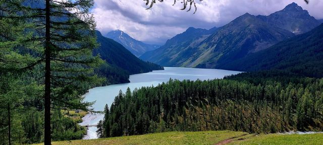 valley of lake kucherlinskoye