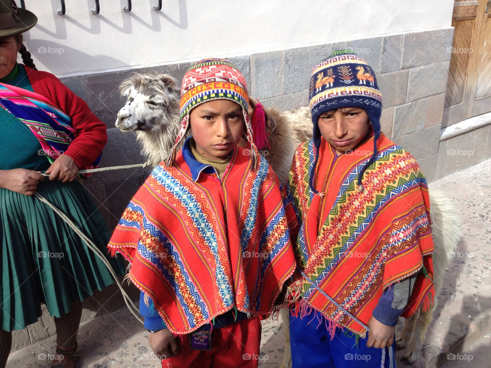 peru cuzco llama niños by nurilau