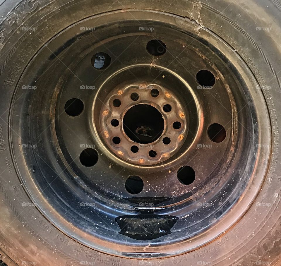 Rusty tire wheel