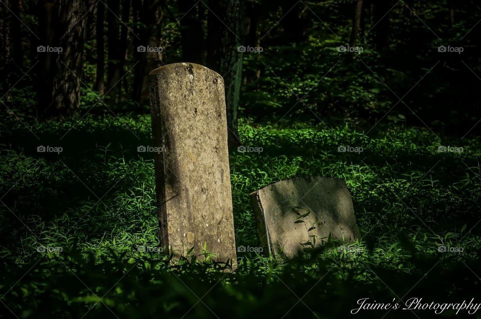 Gone but not forgotten (Revolutionary War graves along the side of the road)