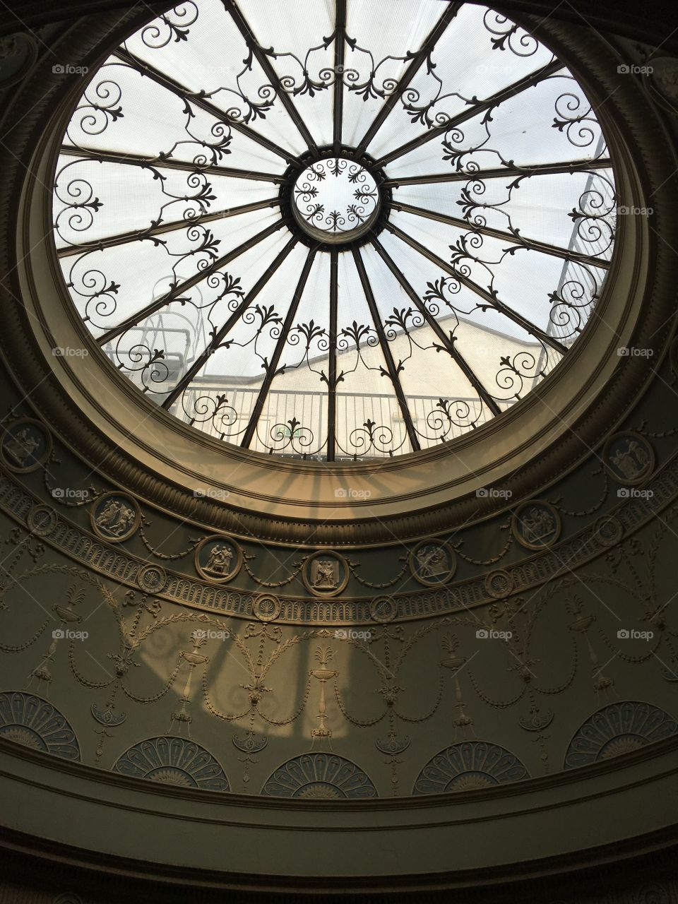 Round window 