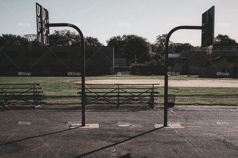 Empty court 