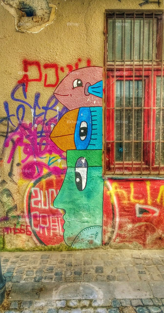 graffiti, murals, colors, totems, 