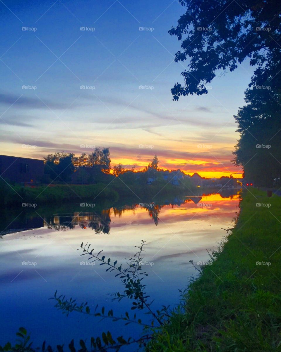 Sunset over the river 