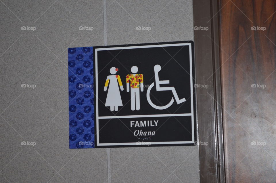 Hawaiian bathroom sign.