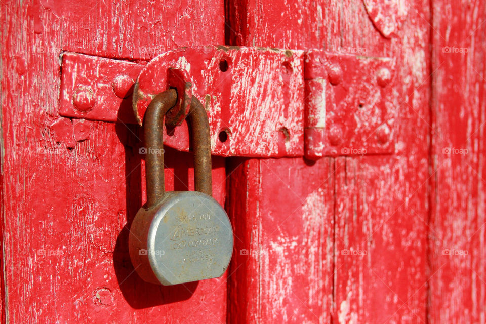 red door padlock mexico by danielmorman