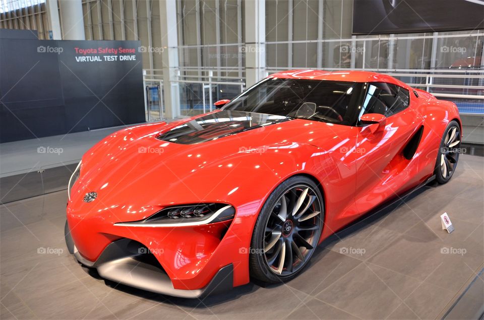 Very red Toyota, Tokyo